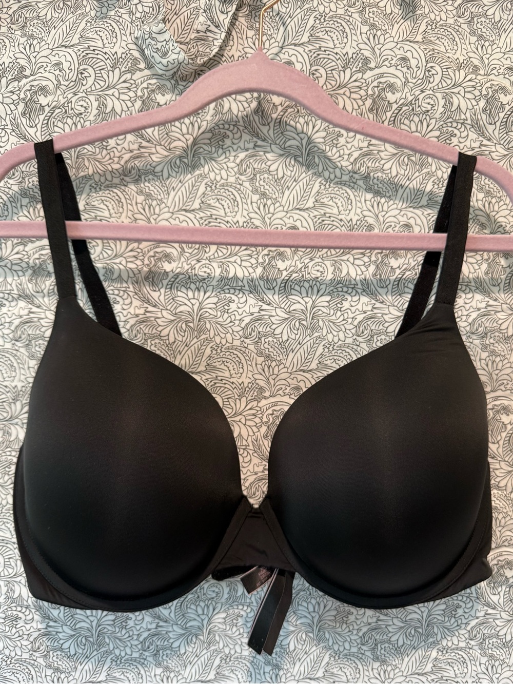Victoria’s Secret Full Coverage Push Up T-Shirt Bra- Black, 38DD